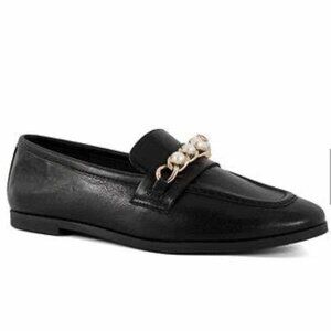 Juicy Couture NWOT SZ9 Chita Pearl Embellished Black loafer Academia Chic Preppy